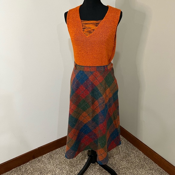 Vintage plaid skirt - Picture 5 of 6
